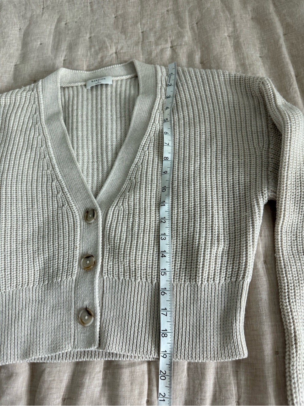 Aritzia Babaton Canberra Wool Cropped Cardigan Size Medium - Picture 6 of 9